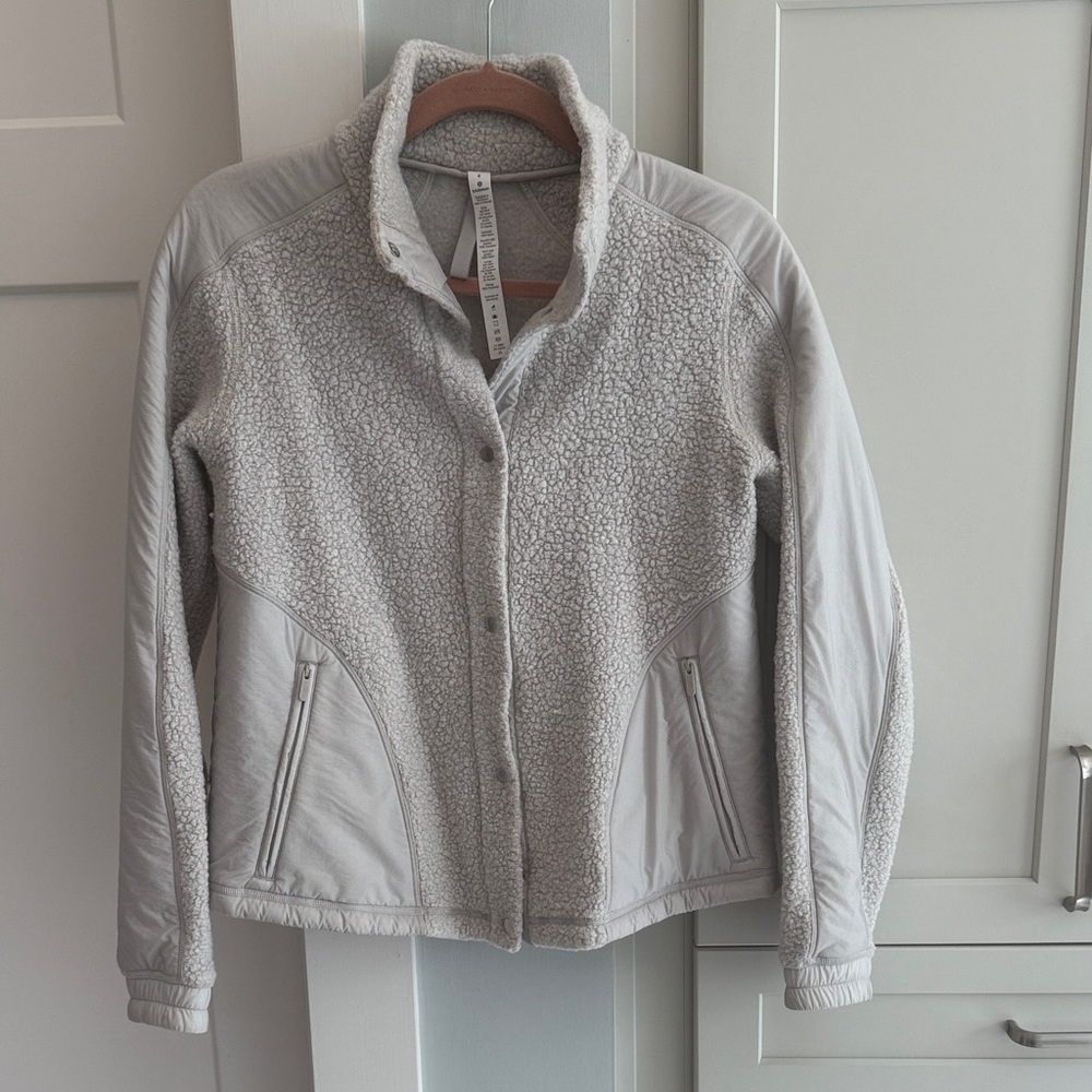 Lululemon Athletica Light Gray sherpa Jacket